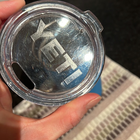 Yeti 20oz Tumbler - Picture 2 of 6